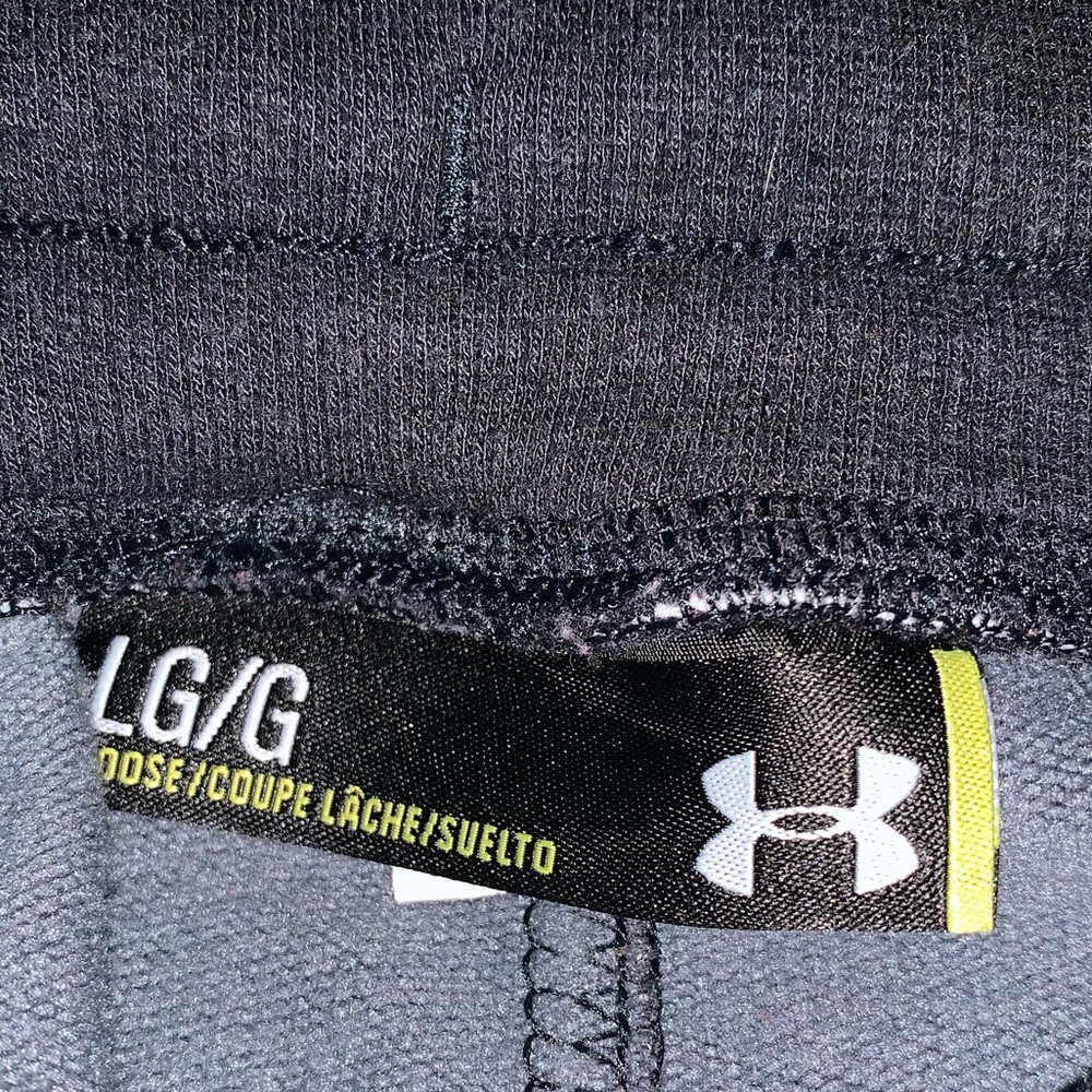 Shorts - Picture 2 of 3
